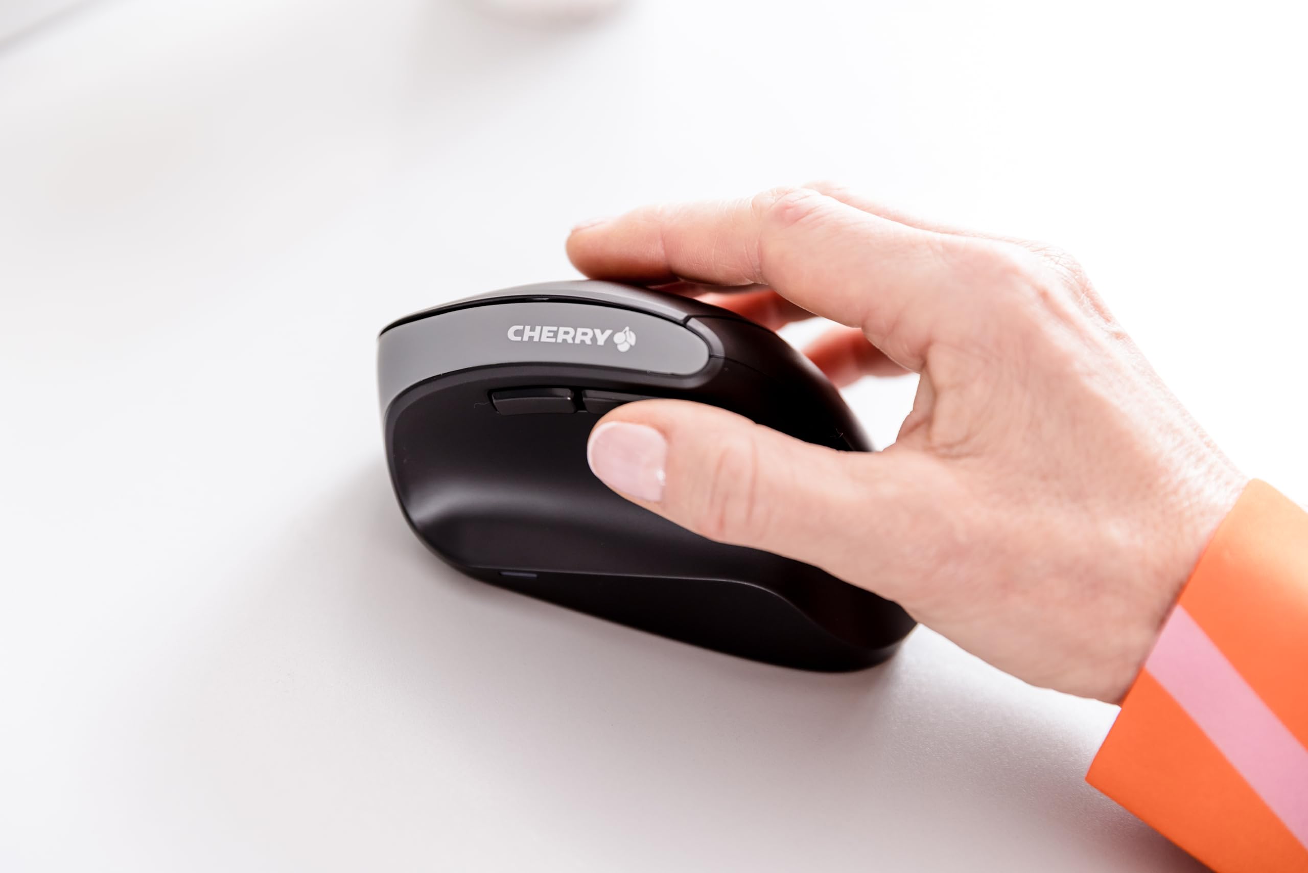 cherry-mw-4500-ergonomische-vertikale-maus-f-r-rechtsh-nder-45-design-kabellos-2 image 2