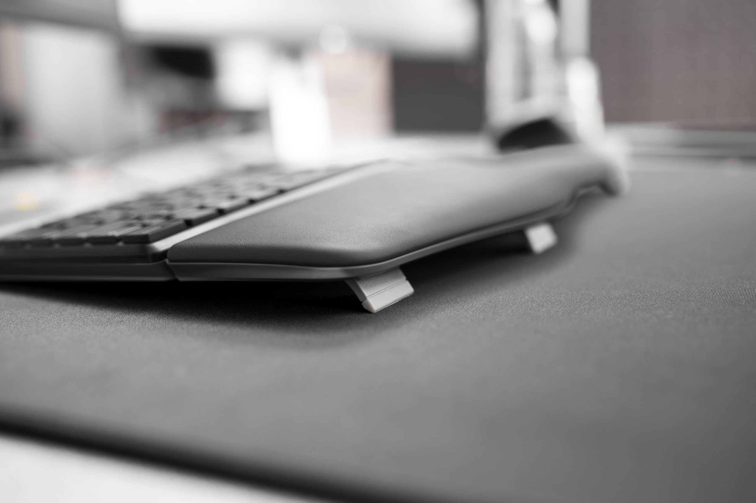 cherry-kc-4500-ergo-ergonomische-kabelgebundene-tastatur-schweiz-qwertz-mit-gepo image 4