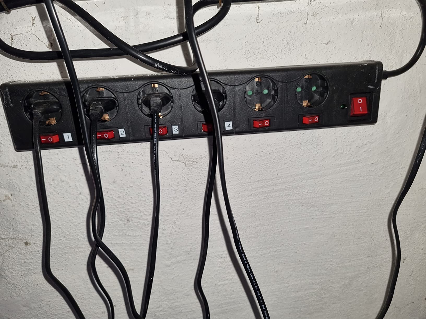 Gut, aber Schalter klemmen manchmal